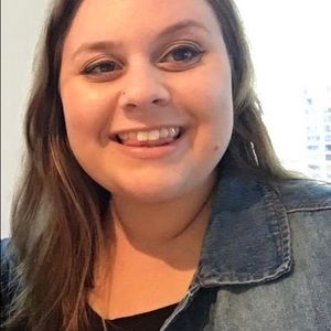 Meet your Posher, Chloe